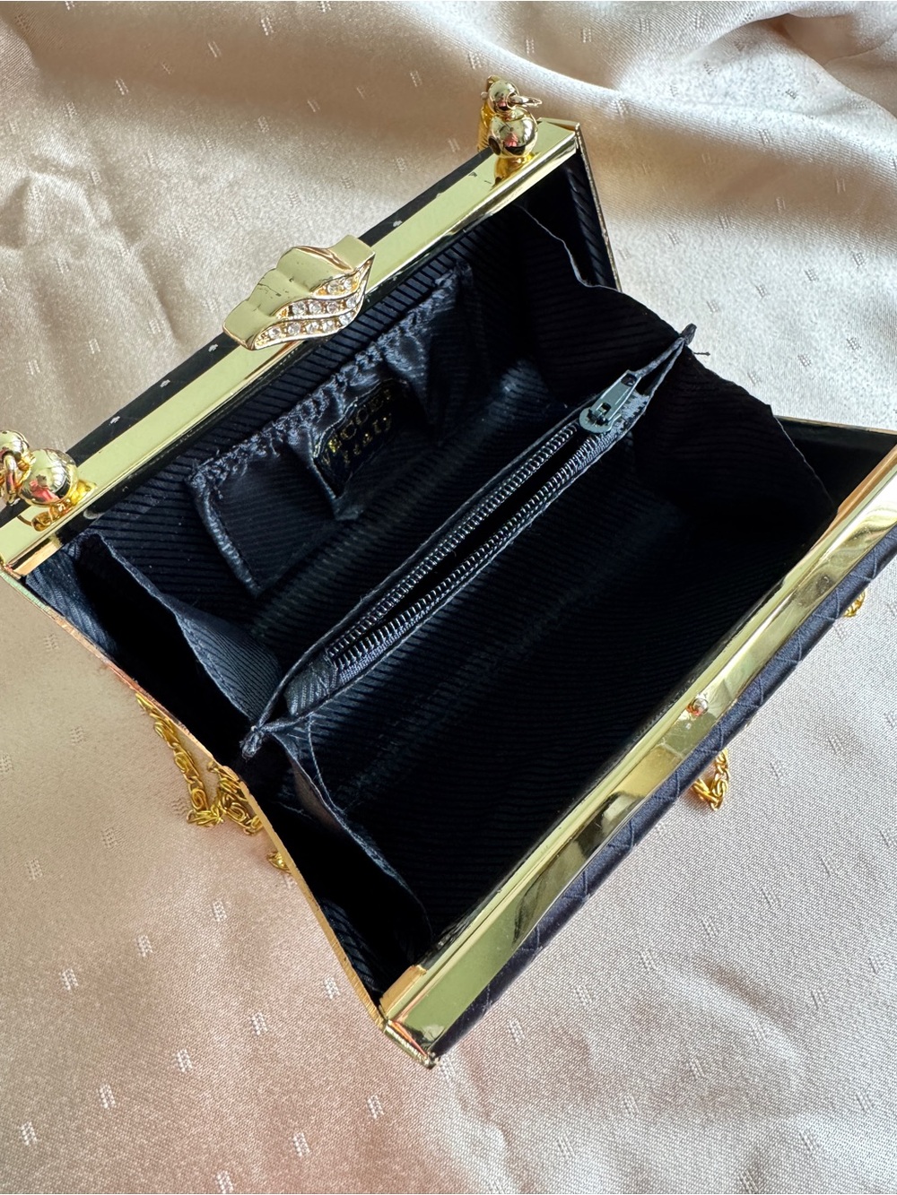 Elegant Black Evening Clutch Bag with Gold Chain - Picture 8 of 10